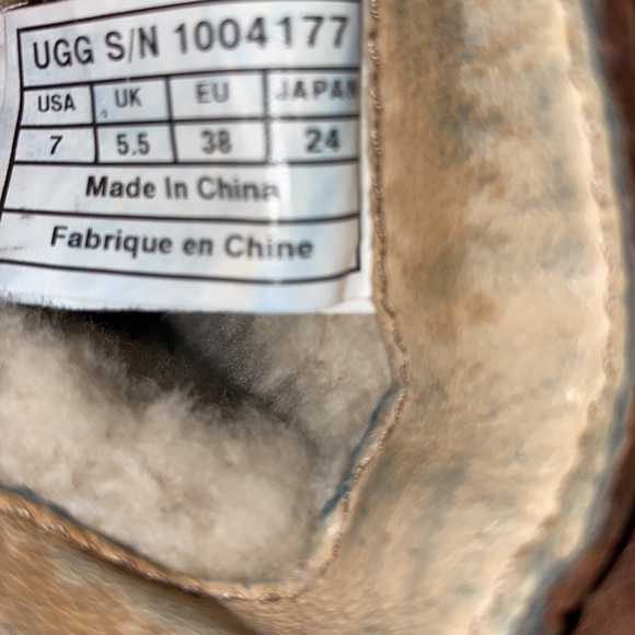 UGG s/n 1004177 boots ankle leather size 7 great condition. - Picture 13 of 14